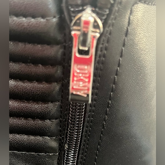 NWT DKNY Thames Black Platform High Heel Zip Up Ankle Boots - Picture 11 of 11